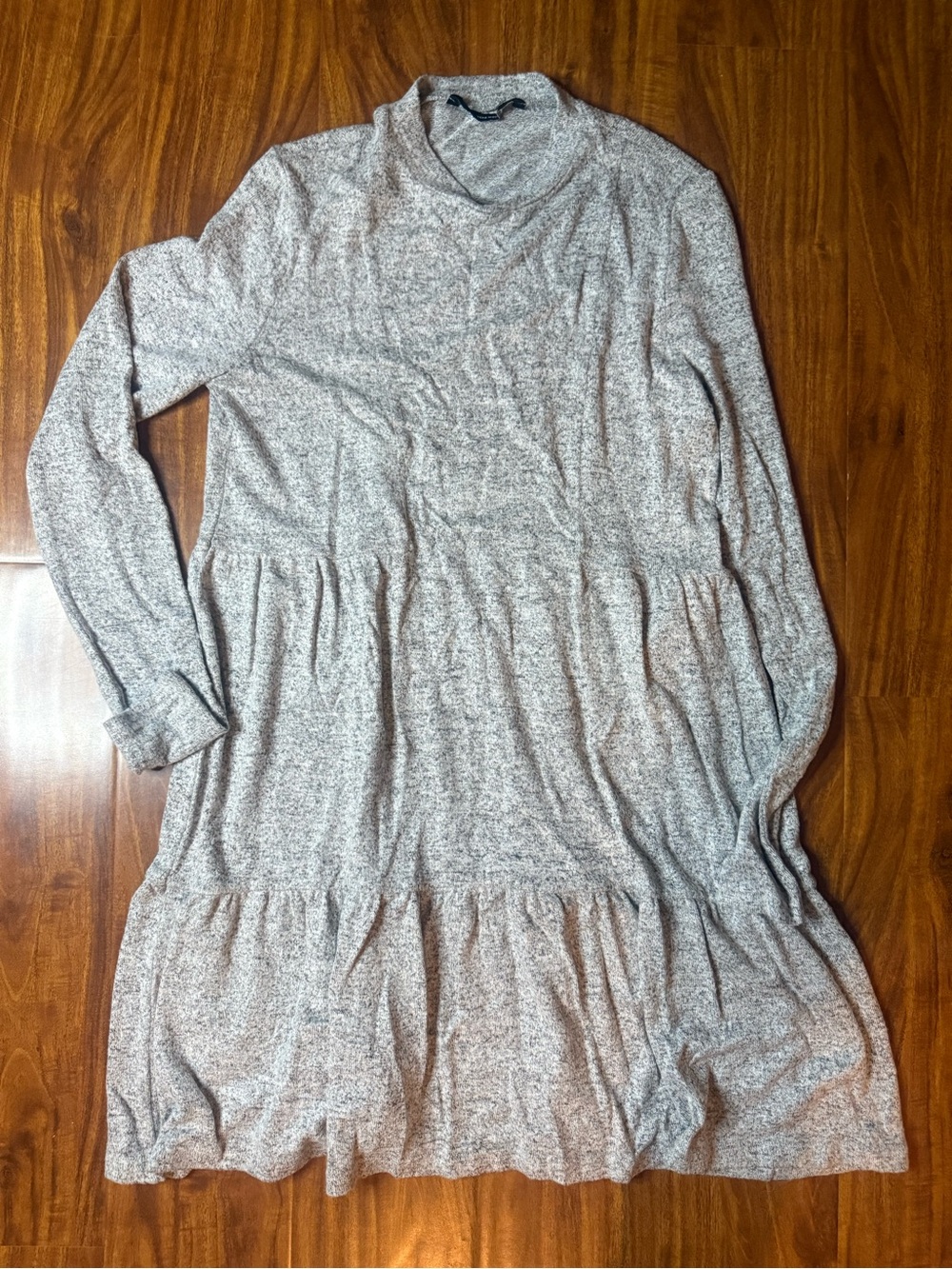 Vero Moda Light Gray Long Sleeve Tiered Knit Dress